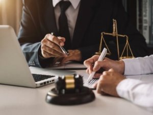 3 Reasons Your Bankruptcy Case Should be Handled by an Attorney and Not a Paralegal